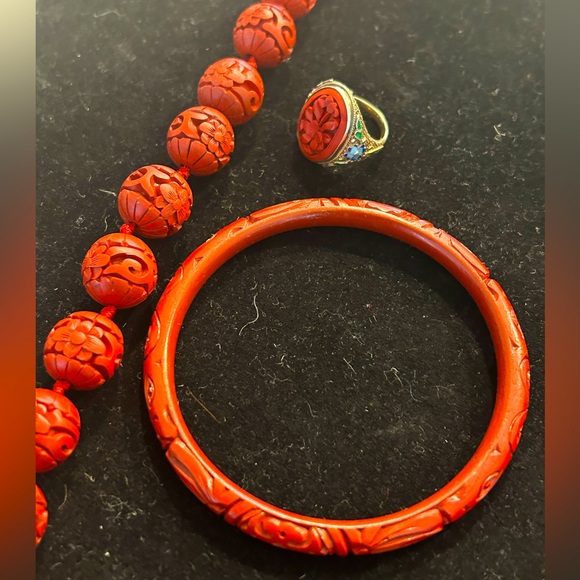 Vintage Chinese Cinnabar 4 Piece Set - Necklace, Bangle and 925 Ring & Earrings - Picture 2 of 15